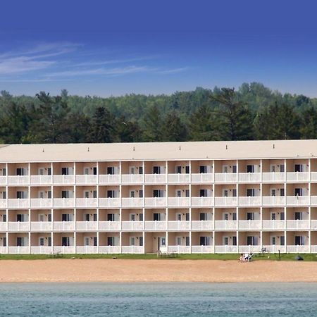 Mackinaw Beach And Bay Inn & Suites Mackinaw City Ngoại thất bức ảnh