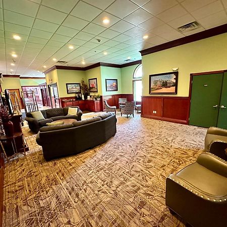 Mackinaw Beach And Bay Inn & Suites Mackinaw City Ngoại thất bức ảnh