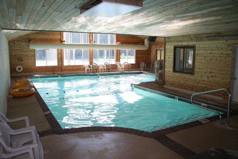 Mackinaw Beach And Bay Inn & Suites Mackinaw City Ngoại thất bức ảnh
