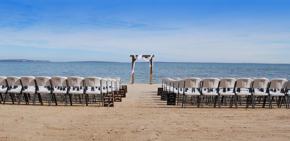 Mackinaw Beach And Bay Inn & Suites Mackinaw City Ngoại thất bức ảnh
