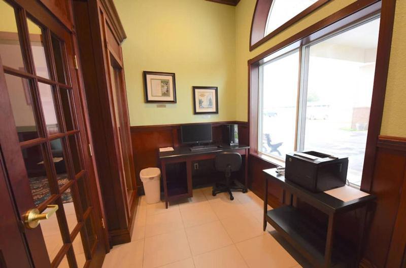 Mackinaw Beach And Bay Inn & Suites Mackinaw City Ngoại thất bức ảnh