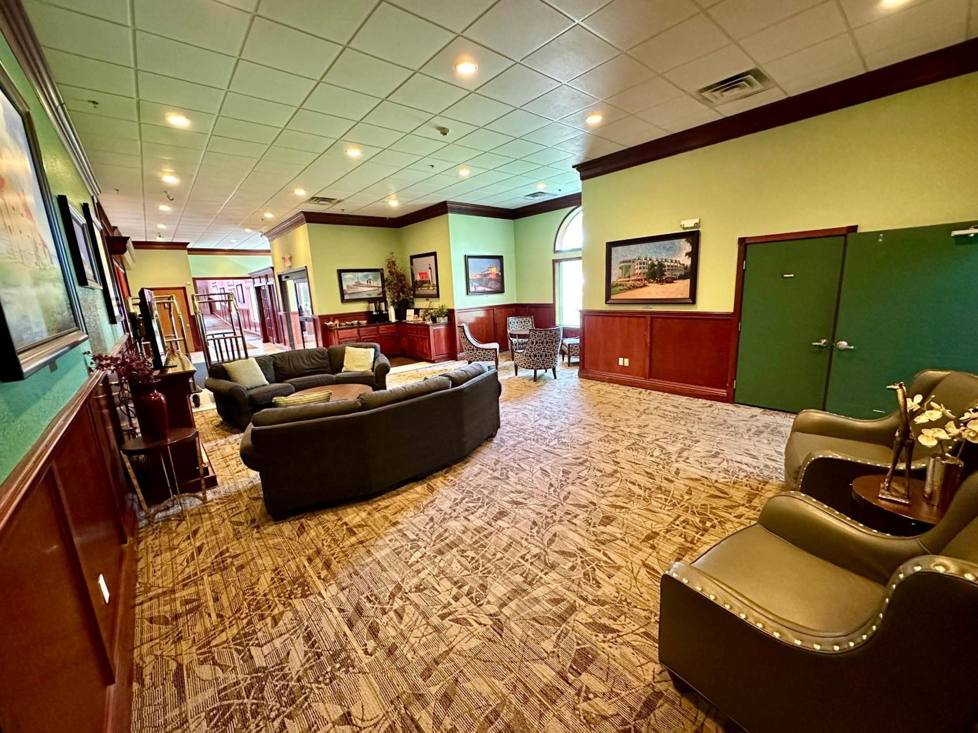 Mackinaw Beach And Bay Inn & Suites Mackinaw City Ngoại thất bức ảnh