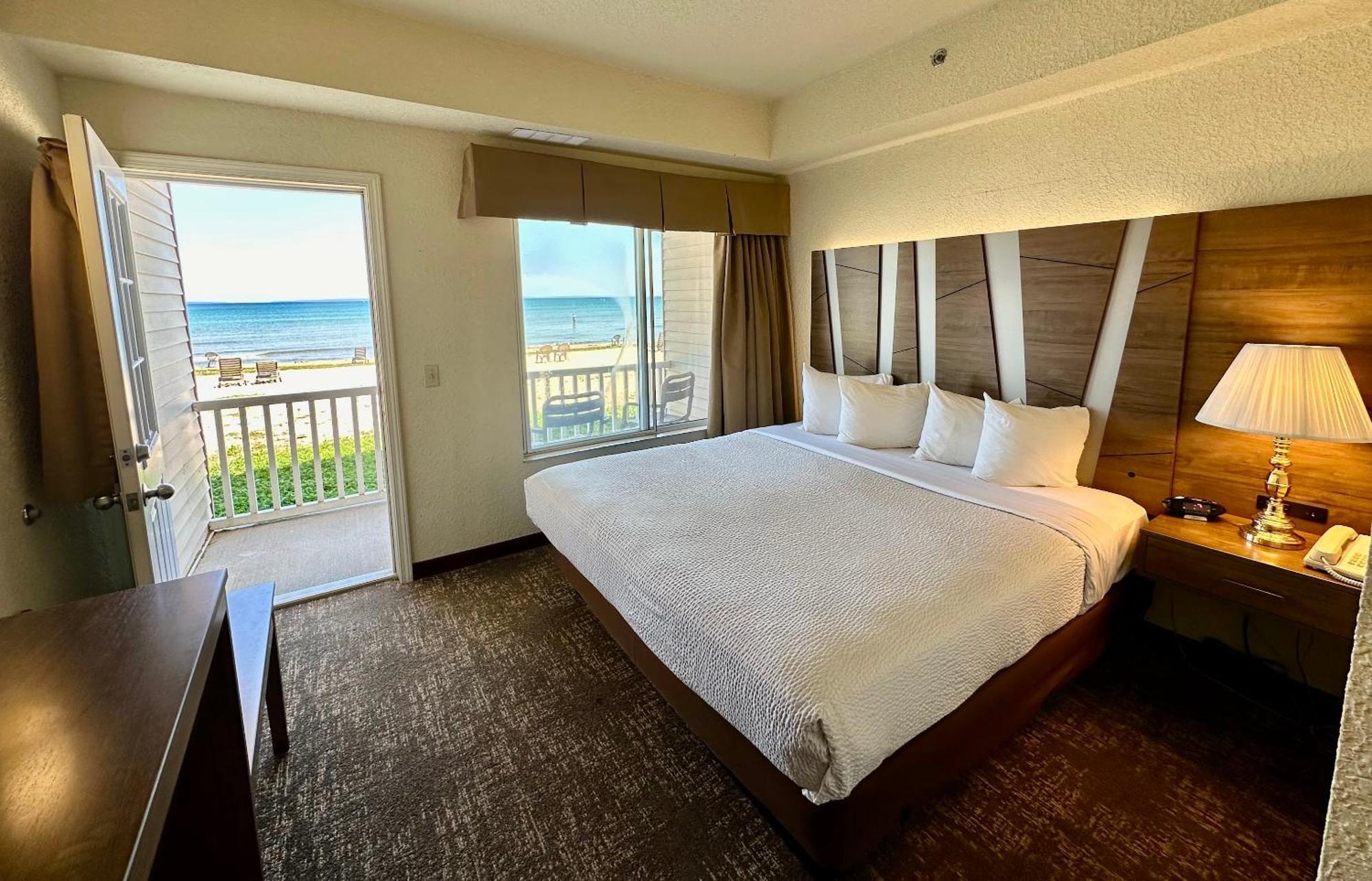 Mackinaw Beach And Bay Inn & Suites Mackinaw City Ngoại thất bức ảnh