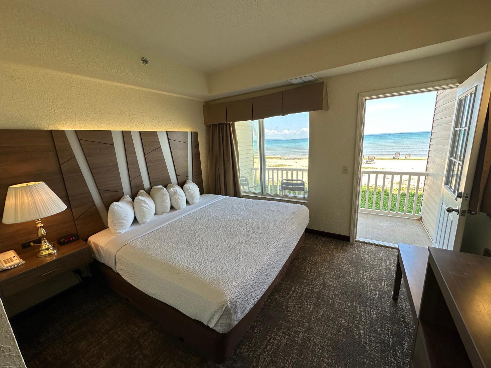 Mackinaw Beach And Bay Inn & Suites Mackinaw City Ngoại thất bức ảnh