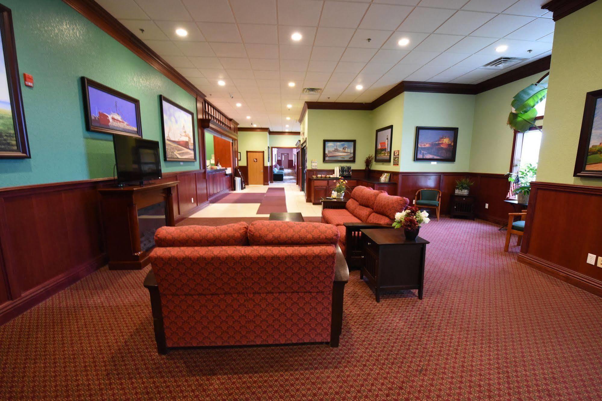 Mackinaw Beach And Bay Inn & Suites Mackinaw City Ngoại thất bức ảnh